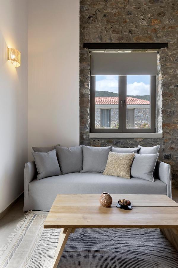 Lichnos Luxury Suites Sourpi 외부 사진
