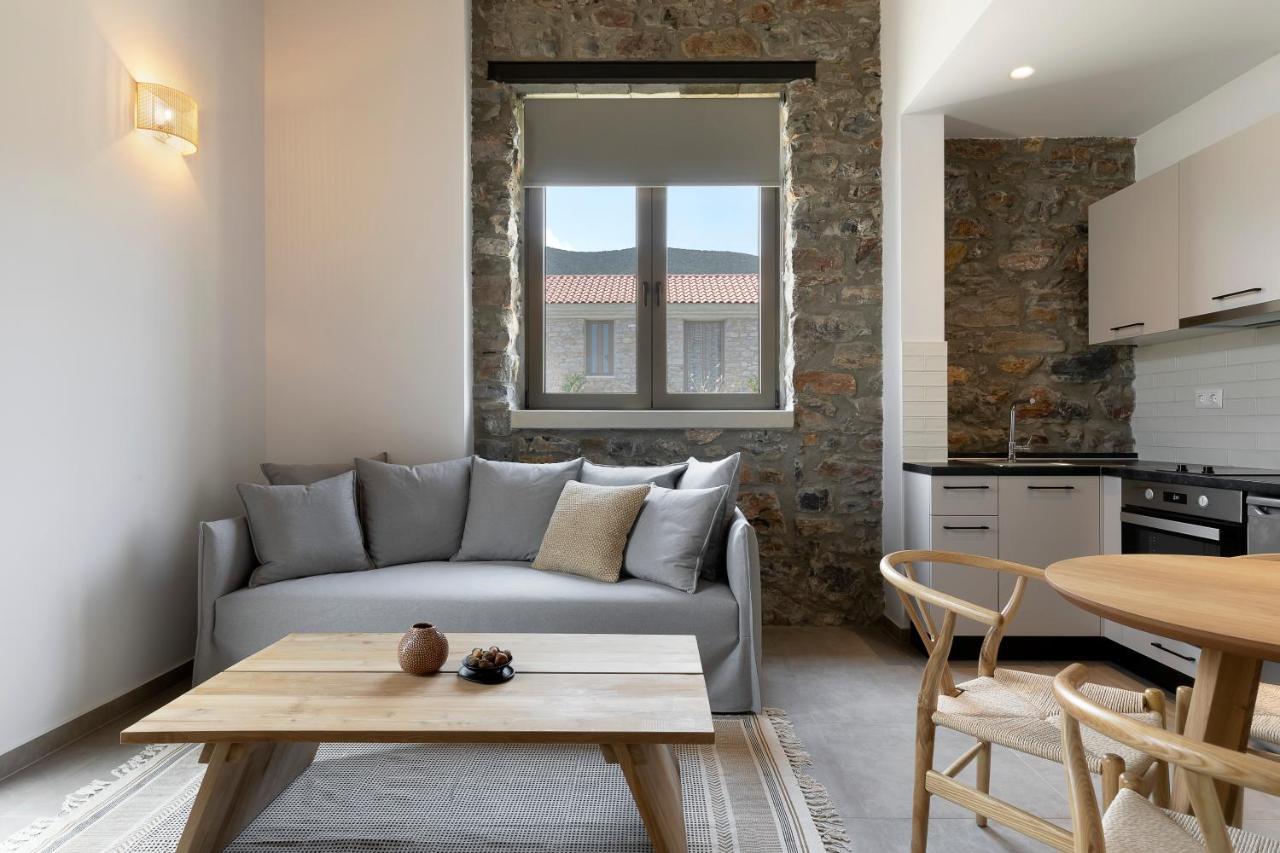 Lichnos Luxury Suites Sourpi 외부 사진