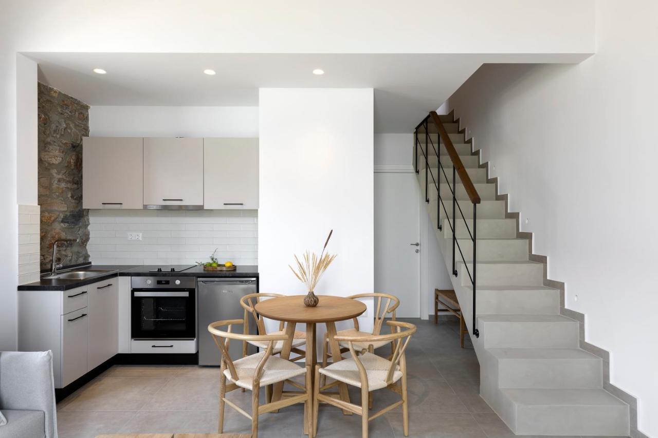 Lichnos Luxury Suites Sourpi 외부 사진