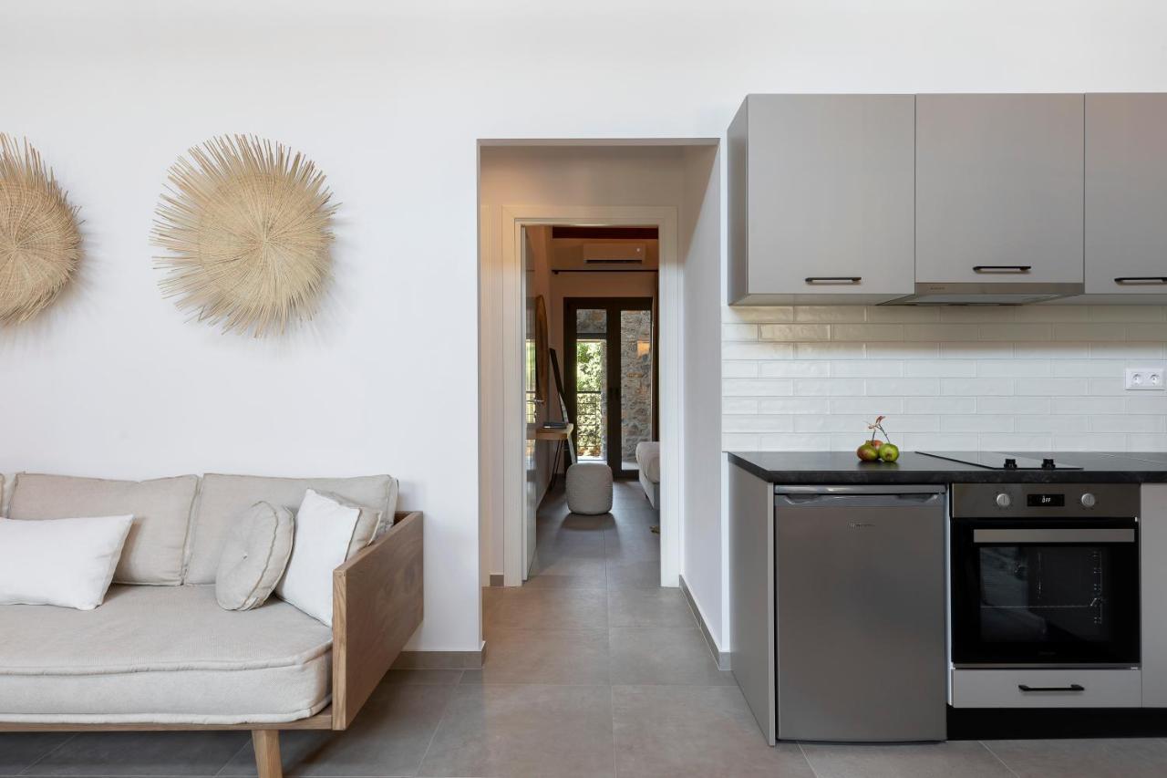 Lichnos Luxury Suites Sourpi 외부 사진
