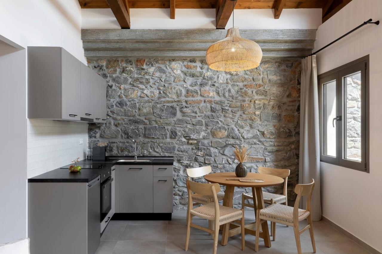 Lichnos Luxury Suites Sourpi 외부 사진