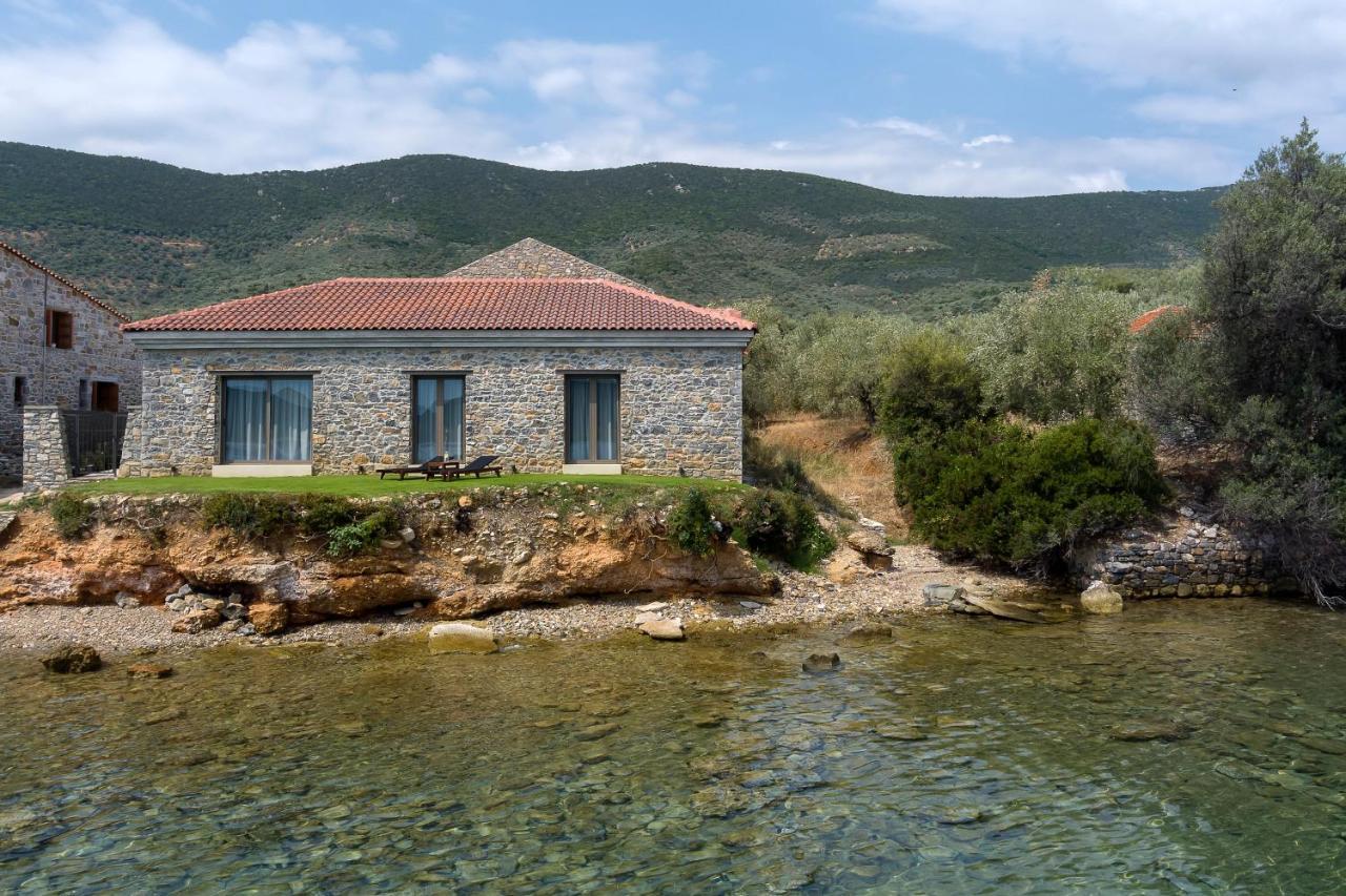 Lichnos Luxury Suites Sourpi 외부 사진