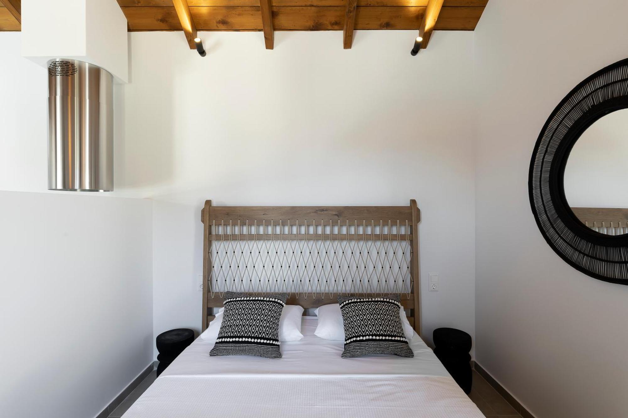 Lichnos Luxury Suites Sourpi 외부 사진