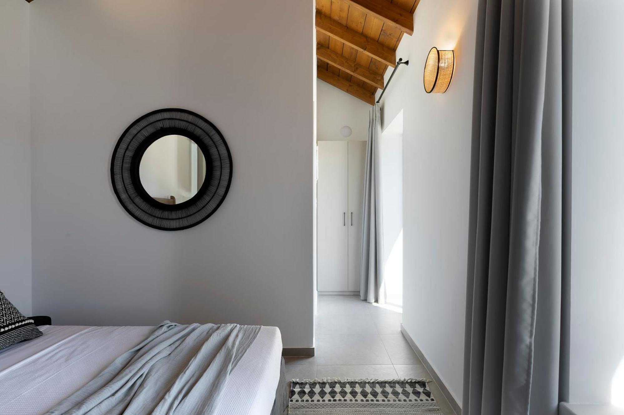 Lichnos Luxury Suites Sourpi 외부 사진