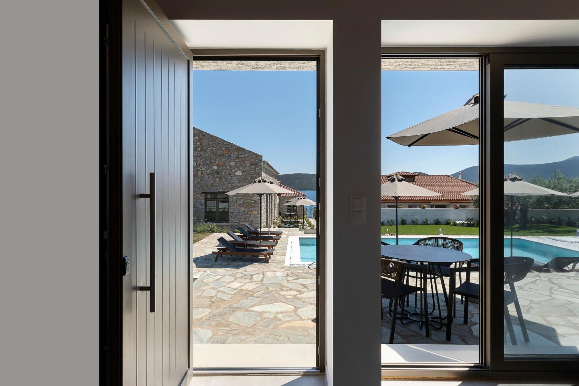 Lichnos Luxury Suites Sourpi 외부 사진