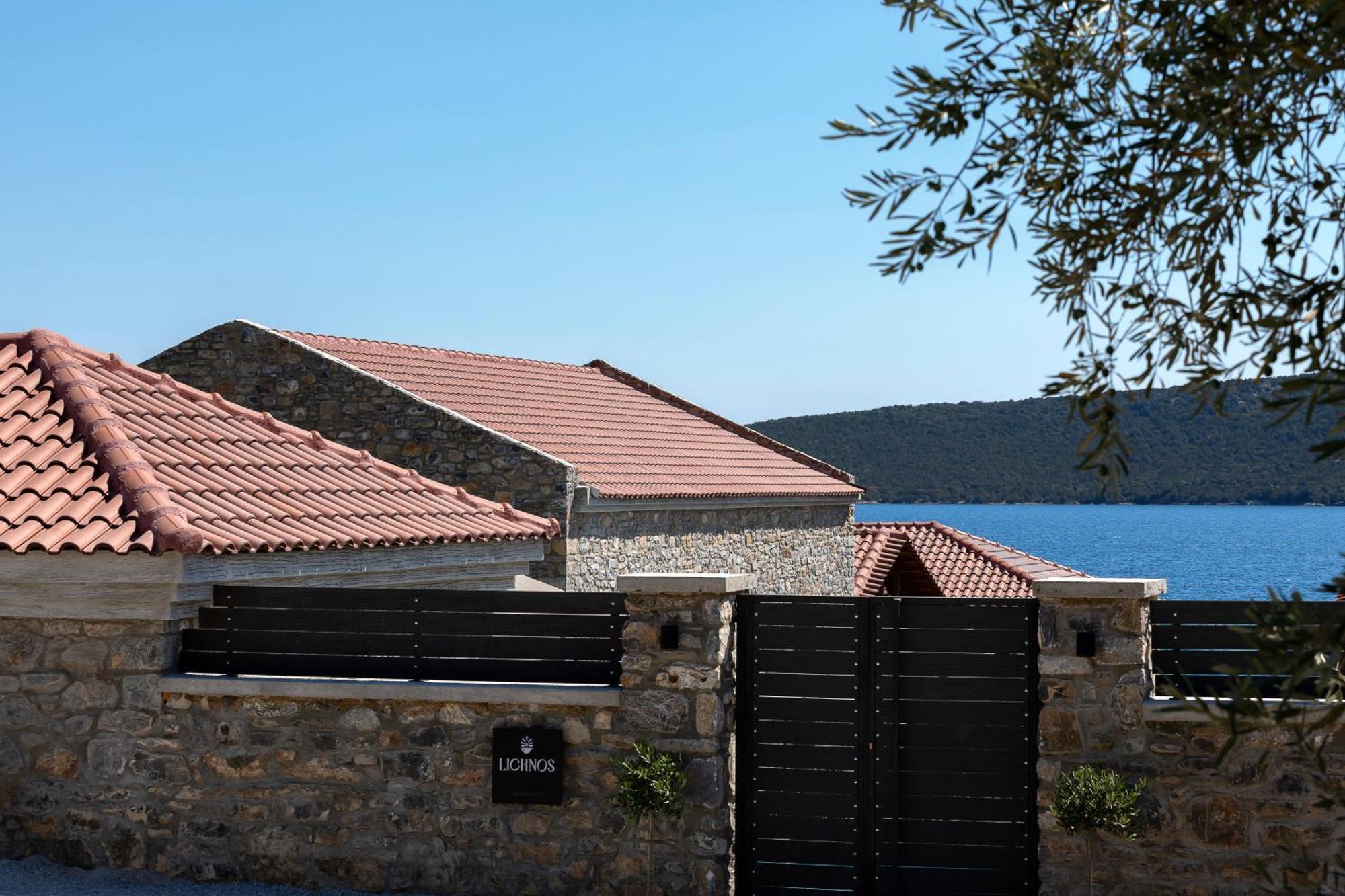 Lichnos Luxury Suites Sourpi 외부 사진