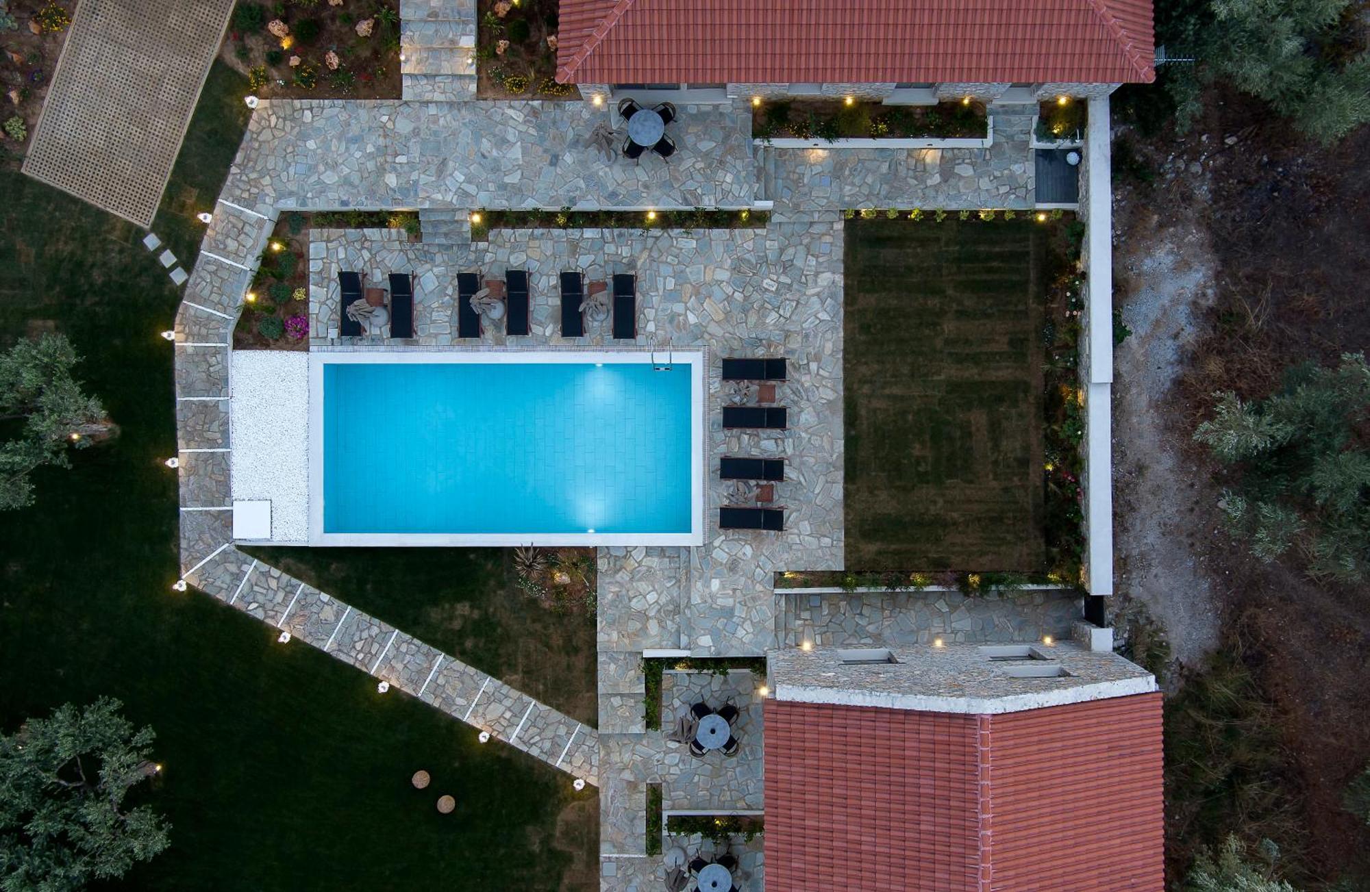 Lichnos Luxury Suites Sourpi 외부 사진